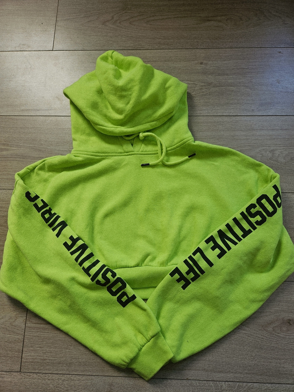Sommer Ray Neon Green Cropped Hoodie Positive Vibes Sleeve Graphic M